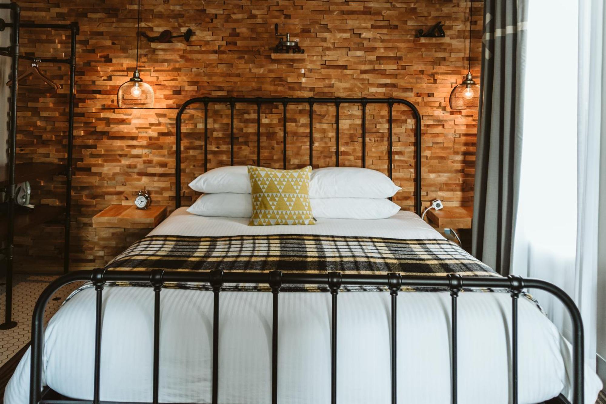 The Grove Hotel Kingsville Esterno foto
